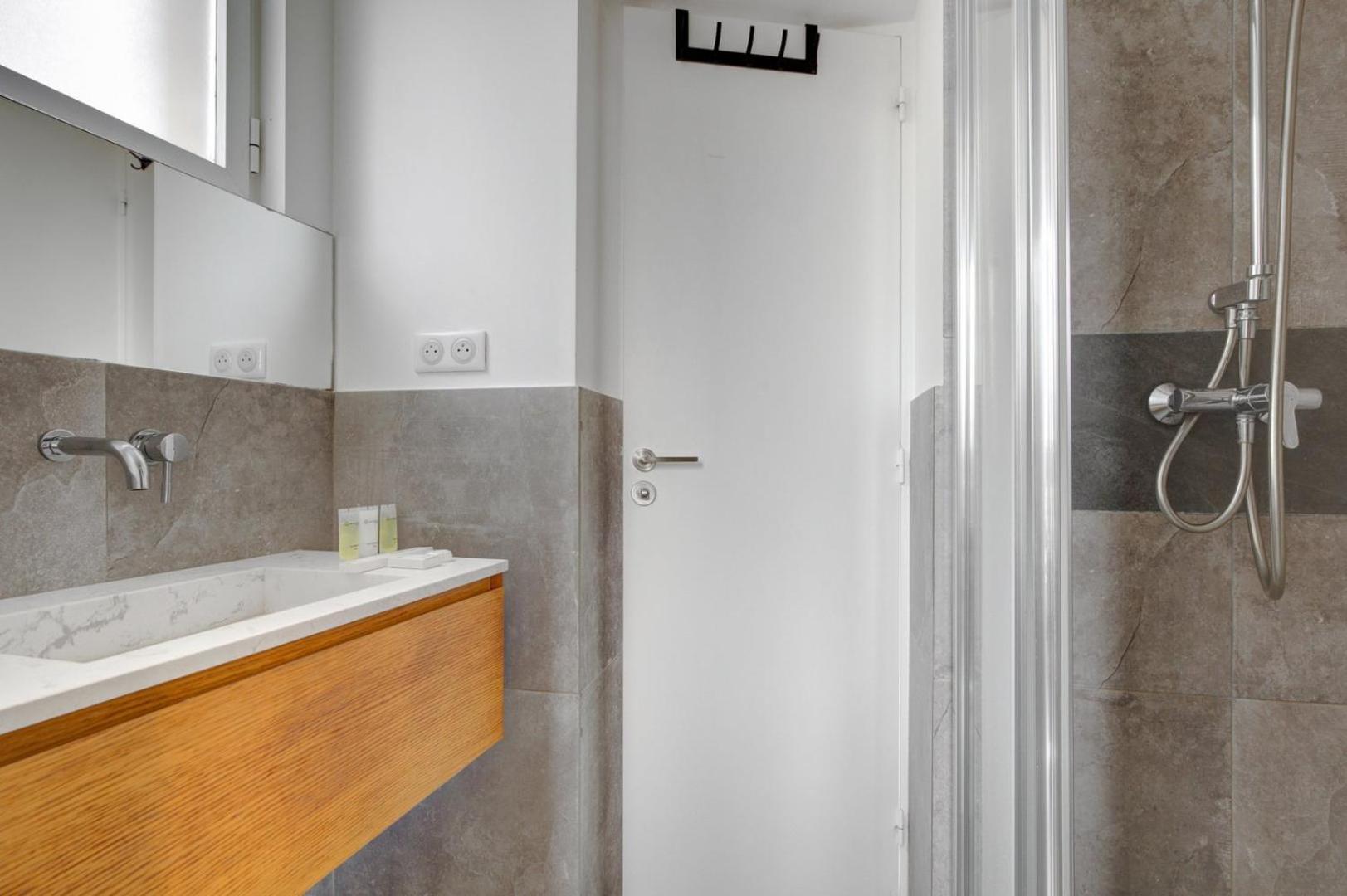 159 Suite Margot - Superbe Appartement A Париж Екстериор снимка